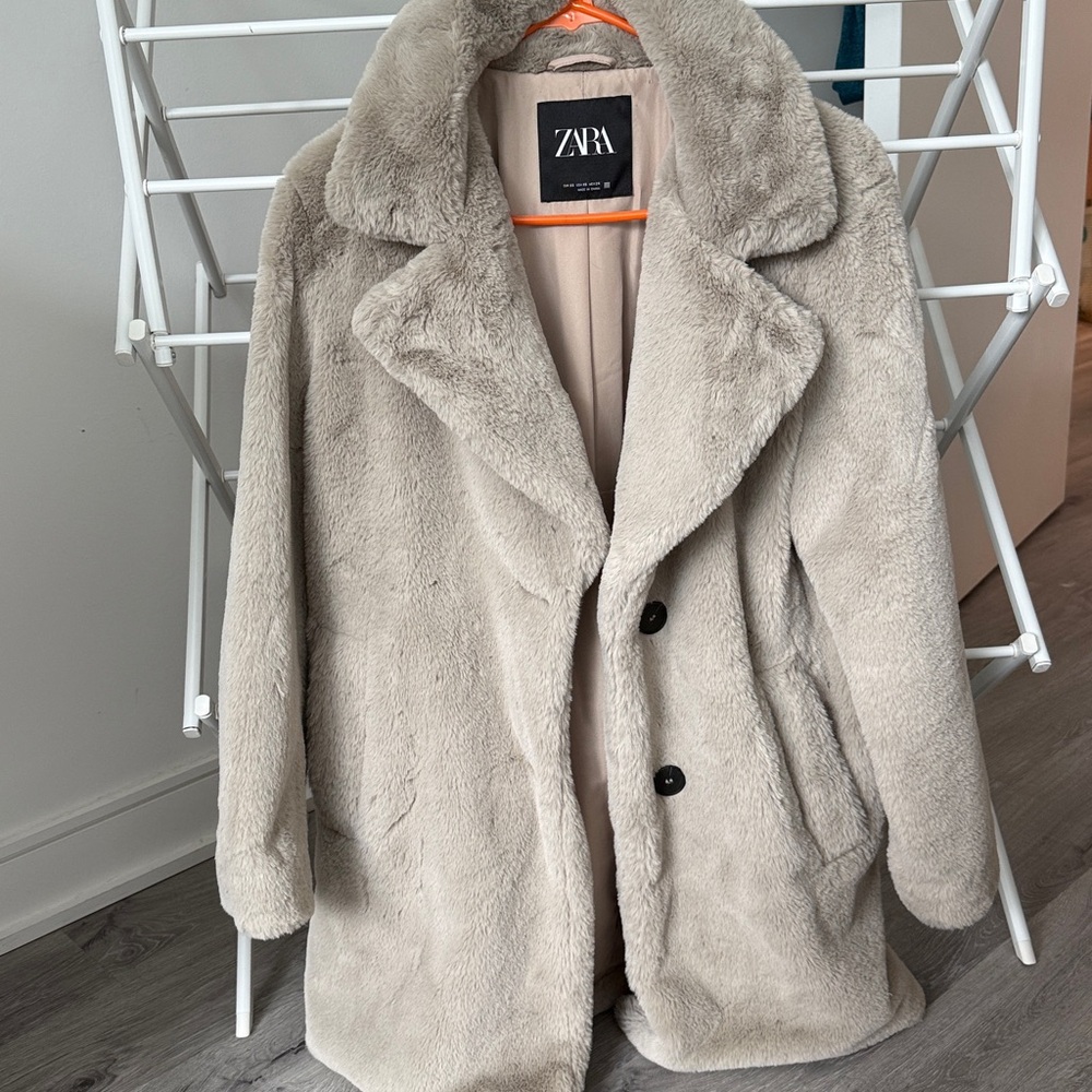 Zara Plush Faux Fur Coat in Soft Gray